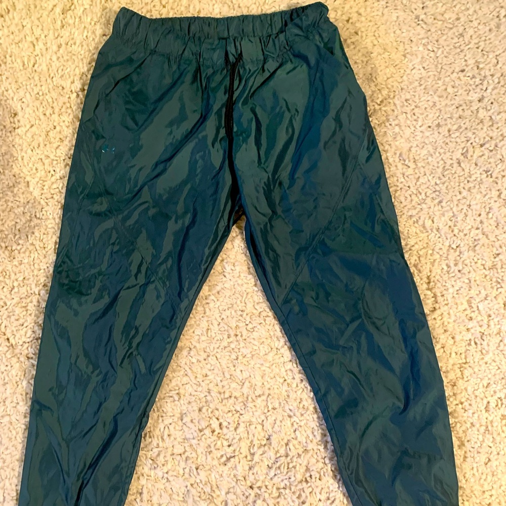 UA Loose cut Track Pants Size Med